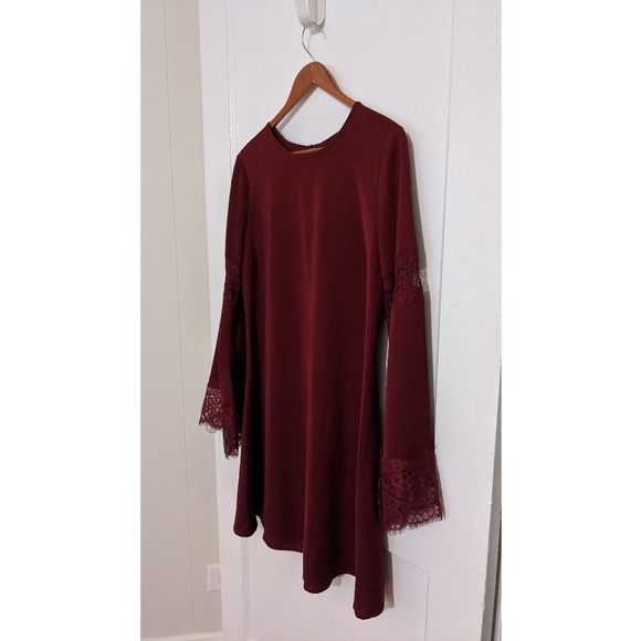 Mossimo Supply Co. Dresses & Skirts - Boho lace shift dress burgundy long sleeved / S